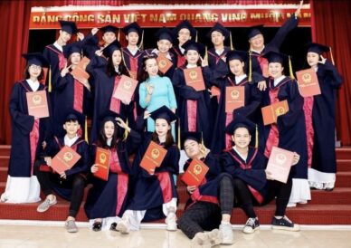 Hình ảnh Sinh viên Trung cấp Kinh tế Hà Nội tốt nghiệp năm 2020 chuẩn bị cho kỳ thi THPT Quốc Gia